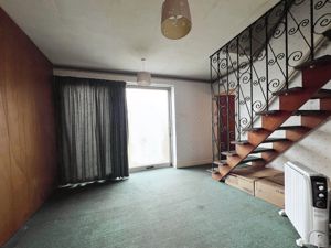 DINING ROOM- click for photo gallery